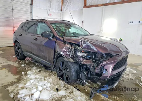 2024 Buick Envision Essence z USA, uszkodzony, nr VIN LRBFZPE48RD073190